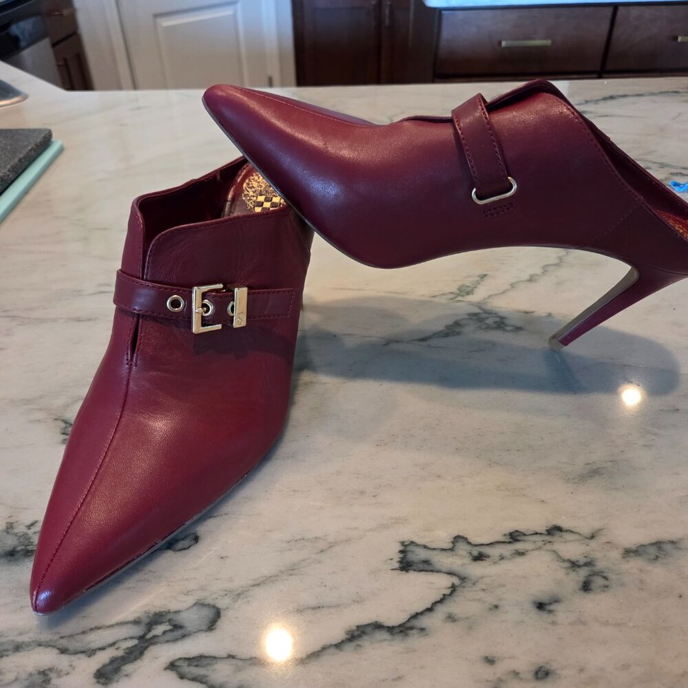 Vince Camuto Maskelynn Burgundy Leather Pointed Toe Stiletto Heel Bootie 9.5M